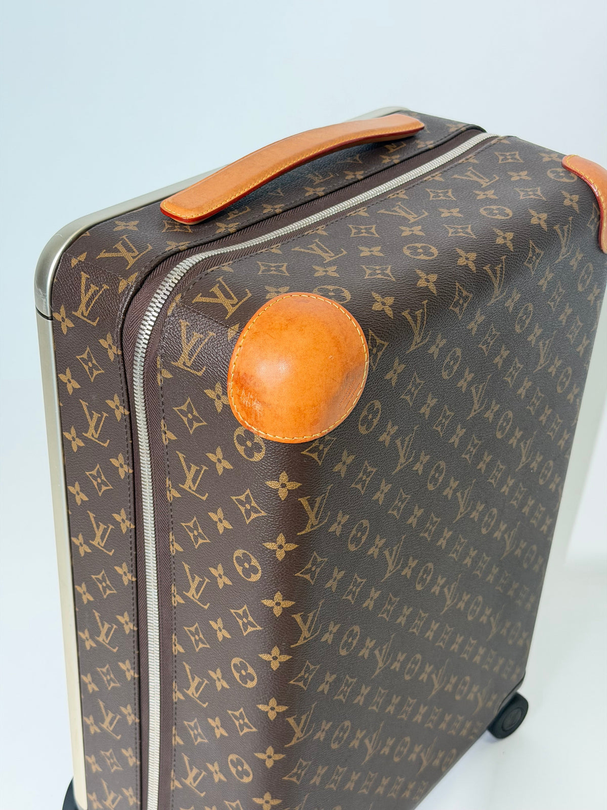 LOUIS VUITTON BROWN MONOGRAM HORIZON CABIN CASE 50 | PRE OWNED - Affluent ArchivesUsed HIGH END DESIGNER CLOTHING