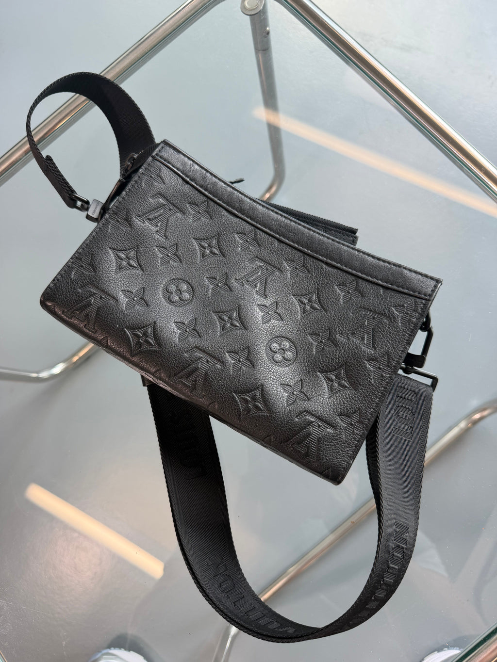 LOUIS VUITTON GASTON WEARABLE BAG BLACK | PRE OWNED - Affluent ArchivesUsed HIGH END DESIGNER CLOTHING