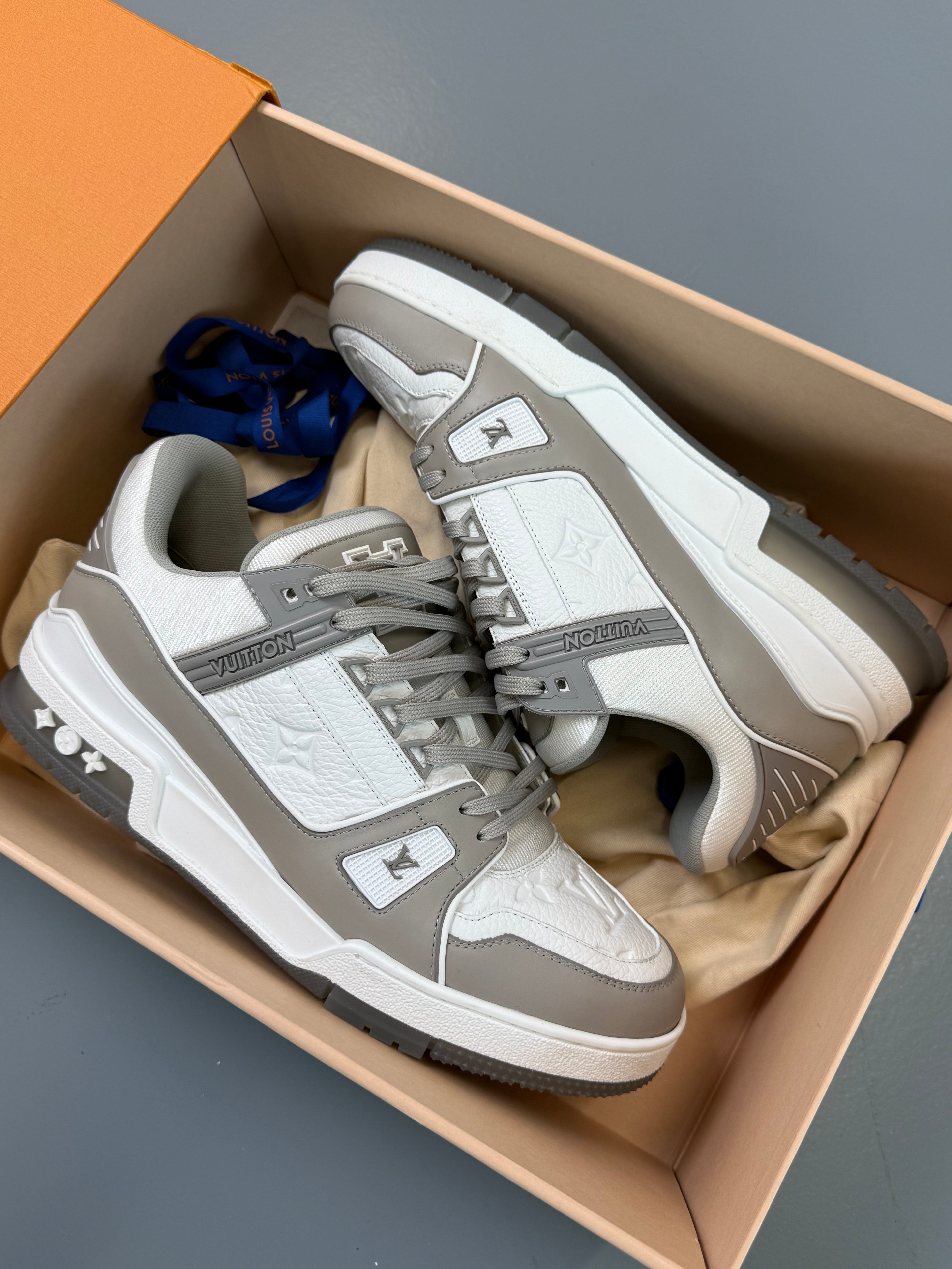 LOUIS VUITTON GREY LV SNEAKER - UK 7 (Fit 8) - Affluent ArchivesUsed HIGH END DESIGNER CLOTHING