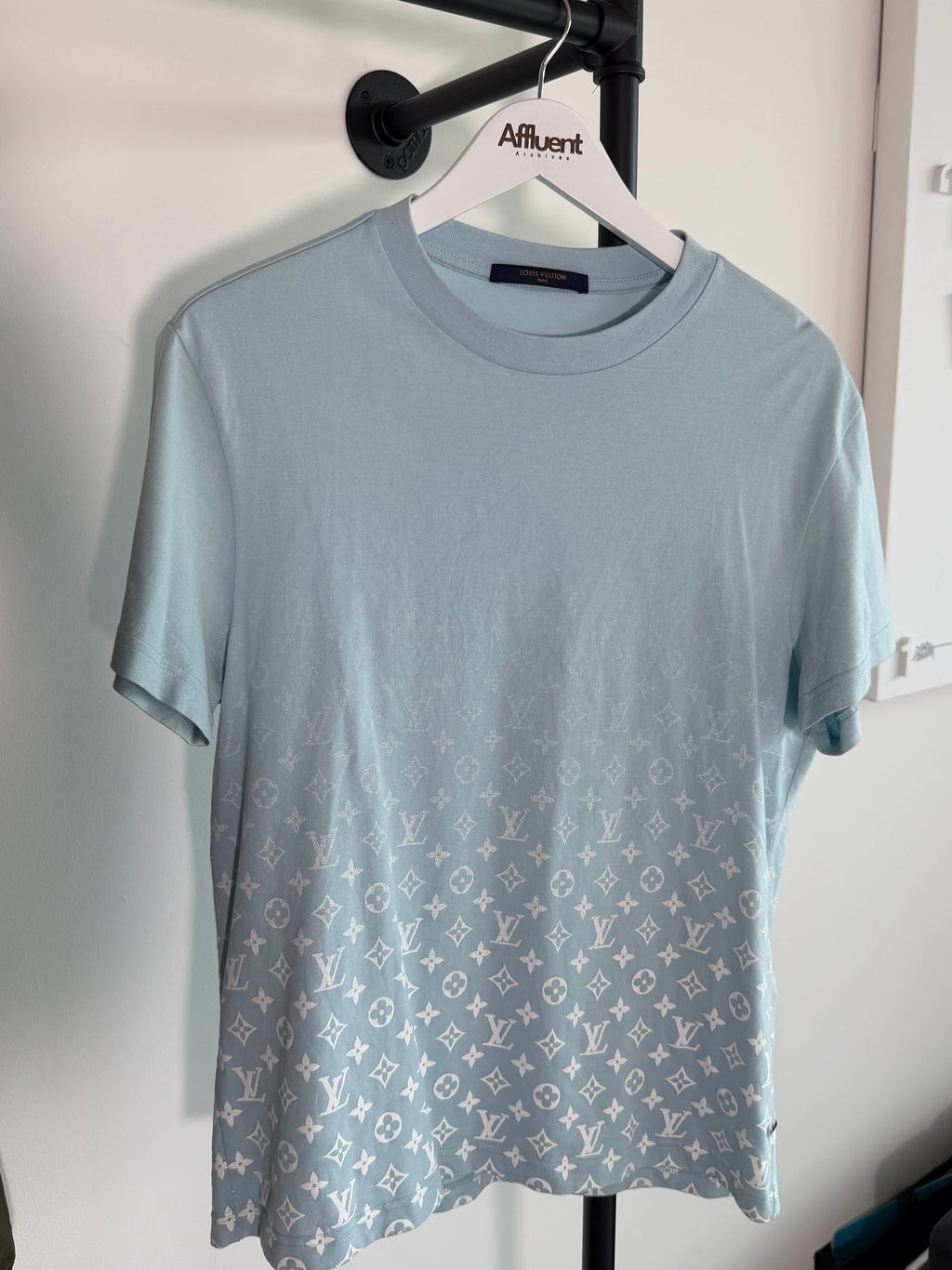 LOUIS VUITTON LIGHT BLUE GRADIENT T SHIRT - SMALL - Affluent ArchivesUsed HIGH END DESIGNER CLOTHING