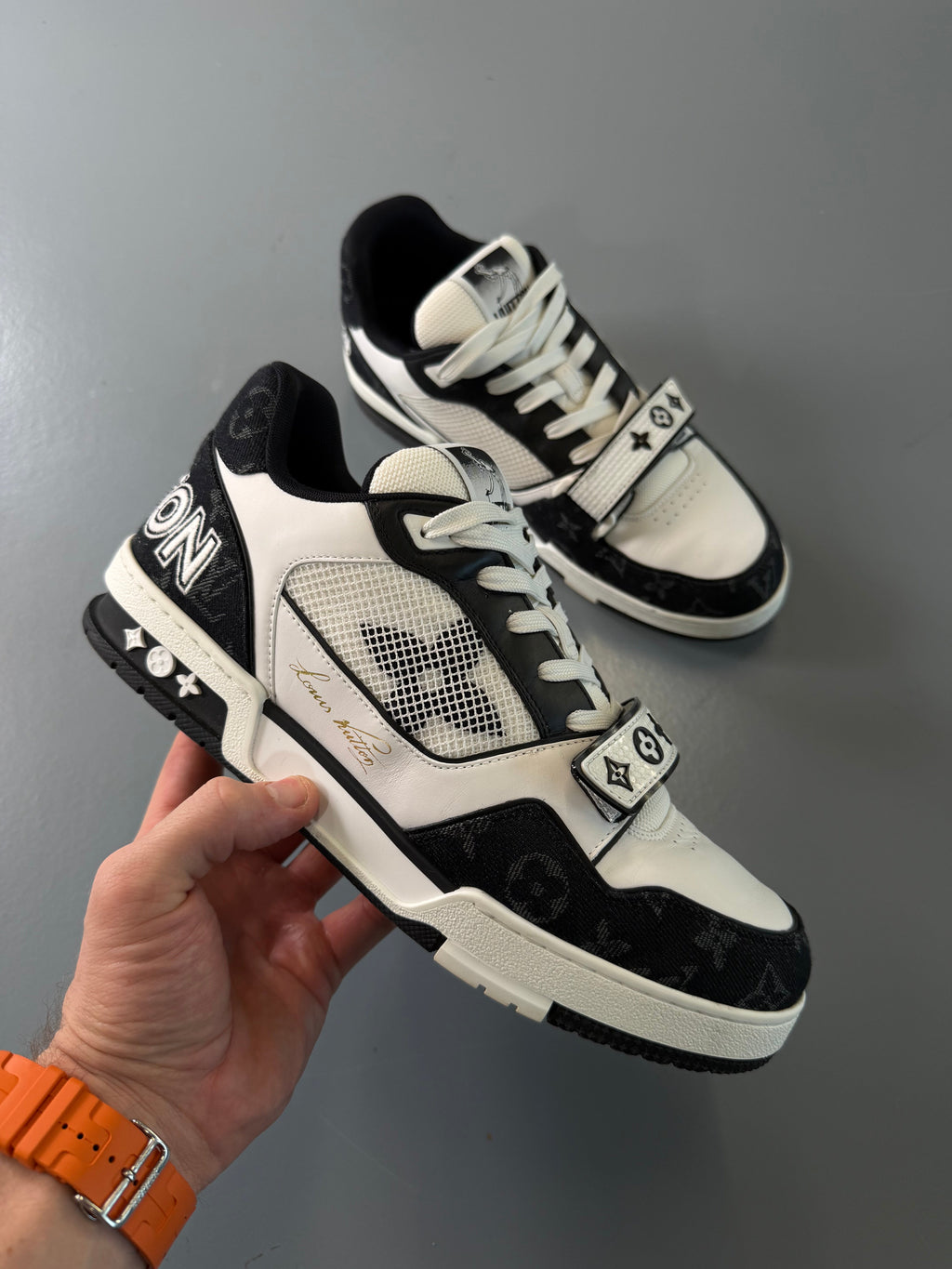 LOUIS VUITTON LV BLACK / WHITE TRAINERS - UK 8 (Fit 9) - Affluent ArchivesUsed HIGH END DESIGNER CLOTHING