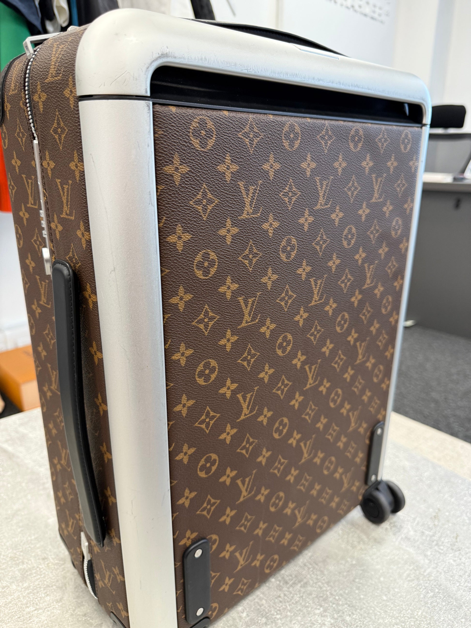 LOUIS VUITTON MONOGRAM HORIZON CABIN CASE 55 - Affluent ArchivesUsed HIGH END DESIGNER CLOTHING