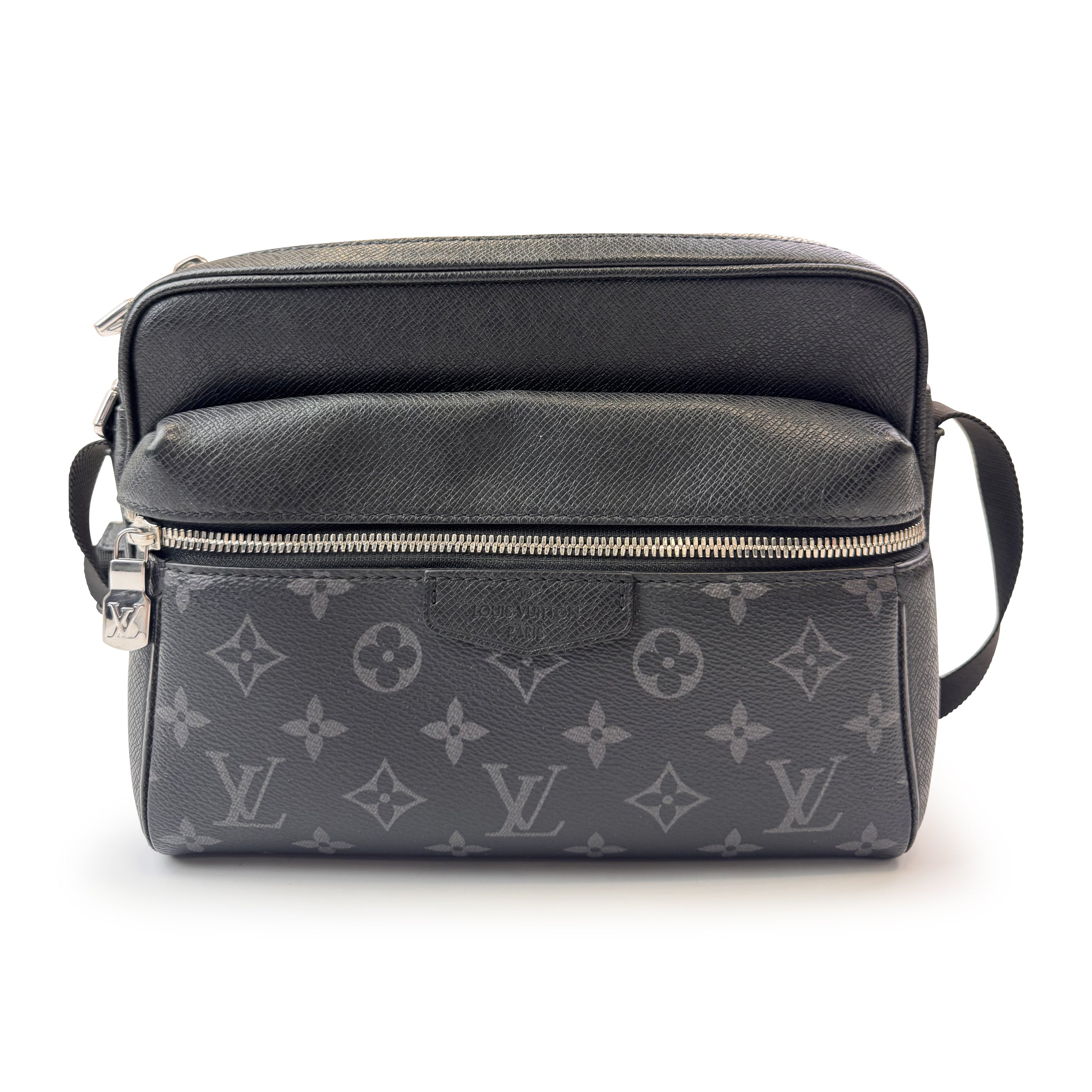 LOUIS VUITTON OUTDOOR MESSENGER BAG - Affluent ArchivesUsed HIGH END DESIGNER CLOTHING