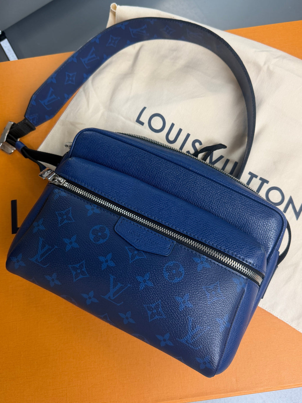 LOUIS VUITTON OUTDOOR MESSENGER BAG | PRE OWNED - Affluent ArchivesUsed HIGH END DESIGNER CLOTHING