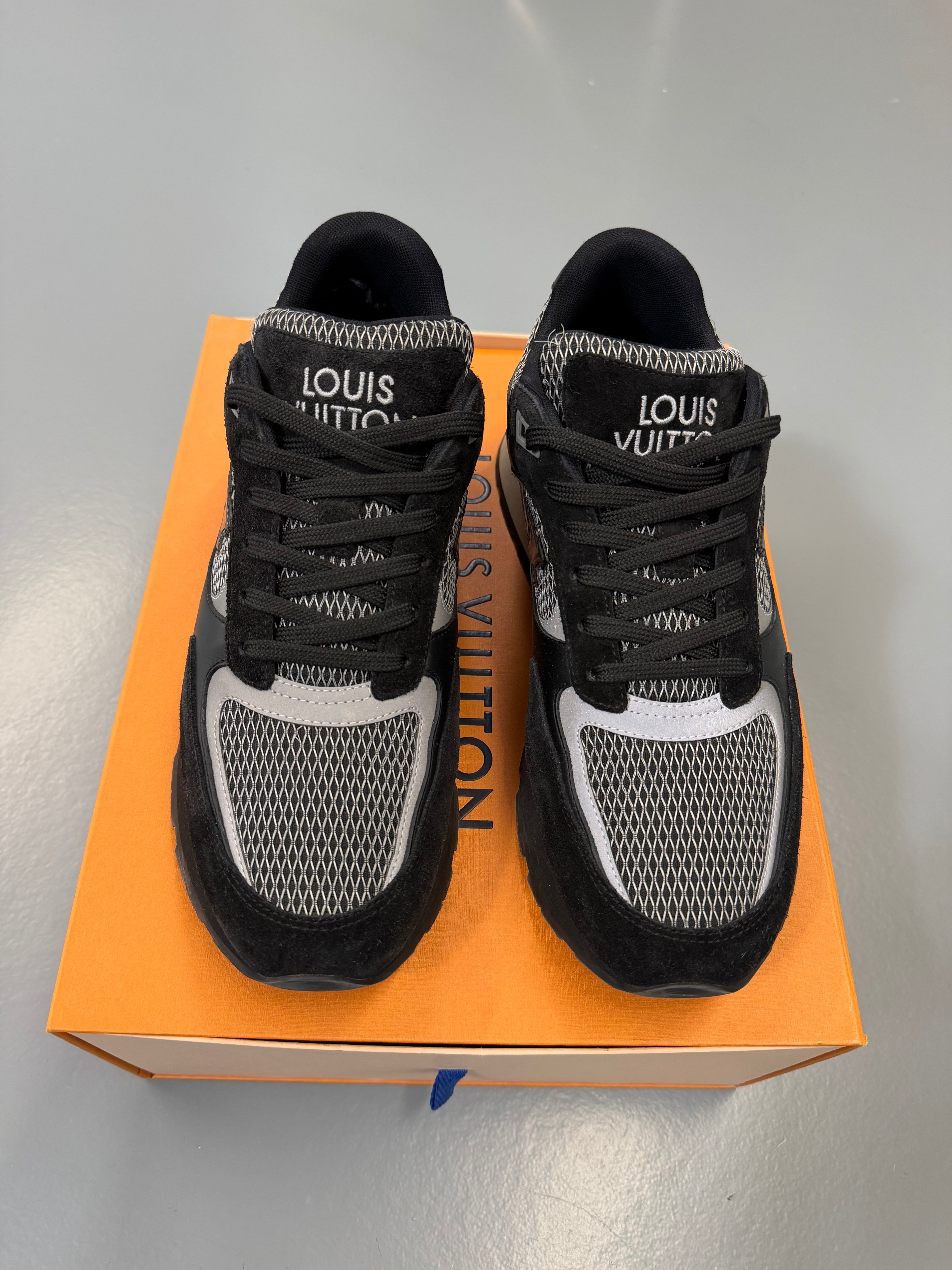 LOUIS VUITTON RUNAWAY TRAINERS BLACK - UK 7.5 (Fit 8.5) - Affluent ArchivesUsed HIGH END DESIGNER CLOTHING