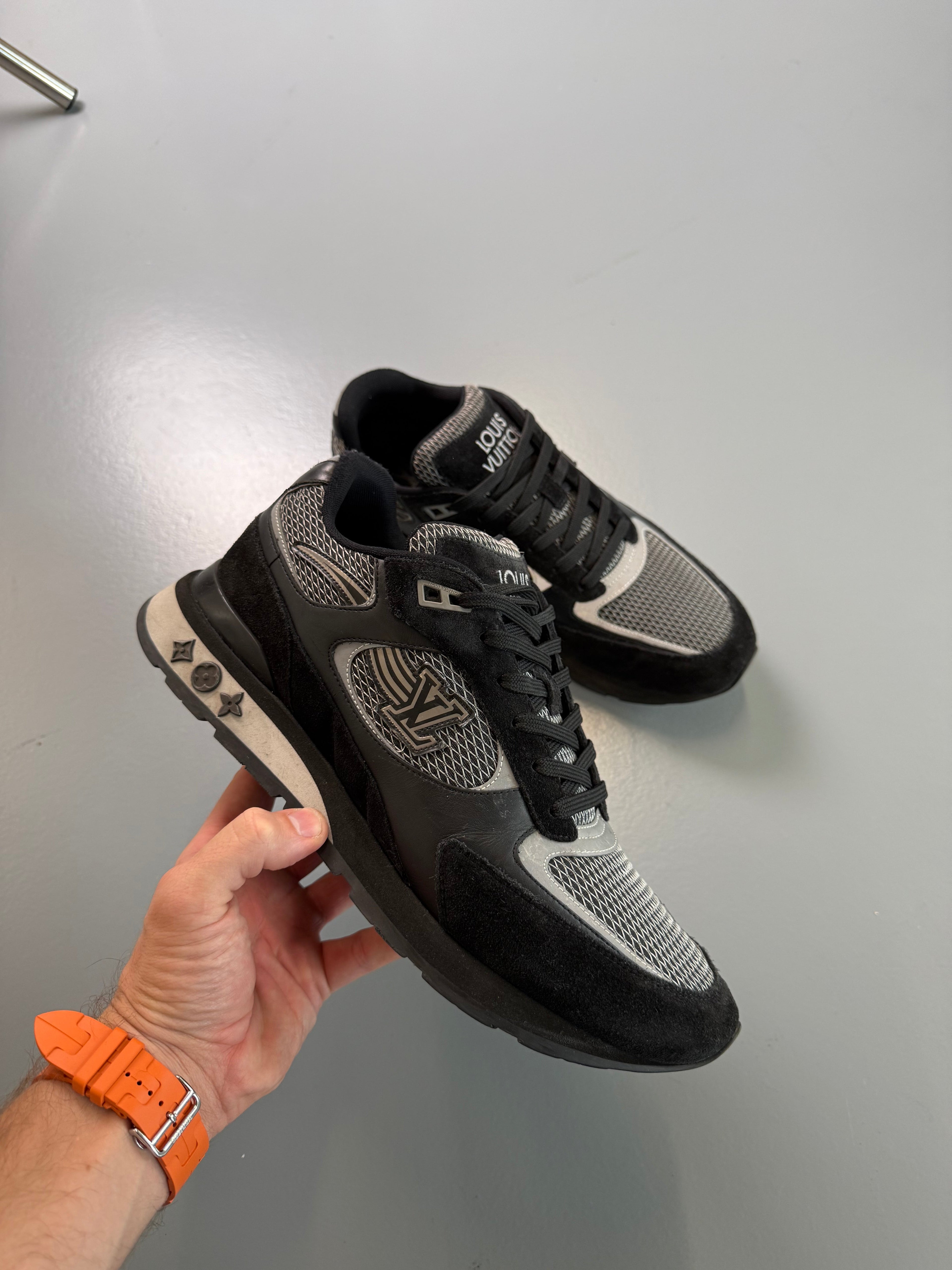LOUIS VUITTON RUNAWAY TRAINERS BLACK - UK 9.5 (Fits 10.5) - Affluent ArchivesUsed HIGH END DESIGNER CLOTHING