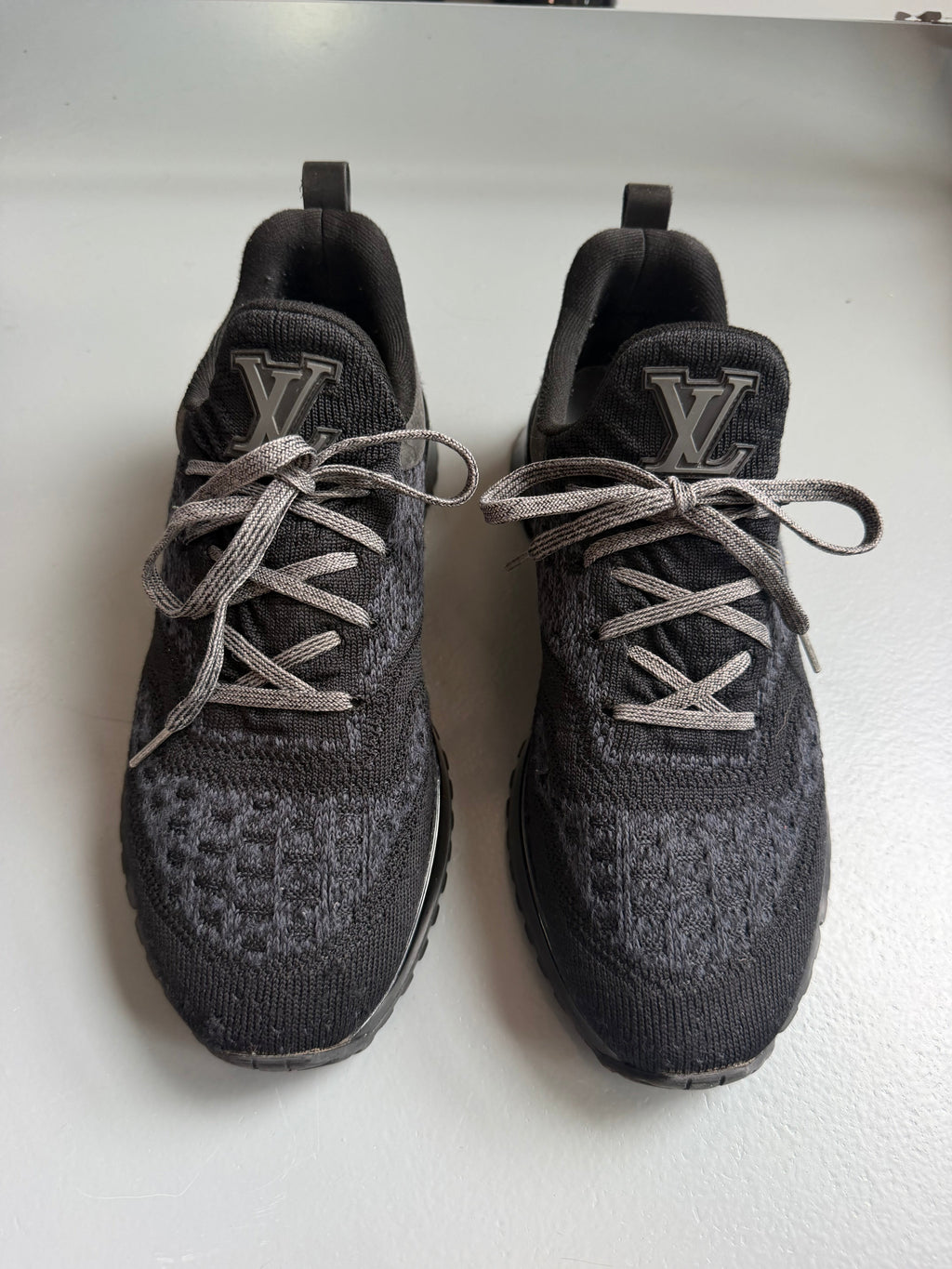 LOUIS VUITTON VNR TRAINER GREY - UK 7 (Fit 8) | PRE OWNED - Affluent ArchivesUsed HIGH END DESIGNER CLOTHING