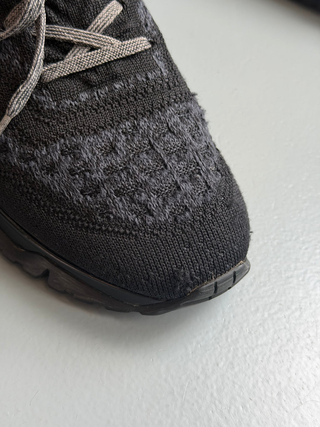 LOUIS VUITTON VNR TRAINER GREY - UK 7 (Fit 8) | PRE OWNED - Affluent ArchivesUsed HIGH END DESIGNER CLOTHING