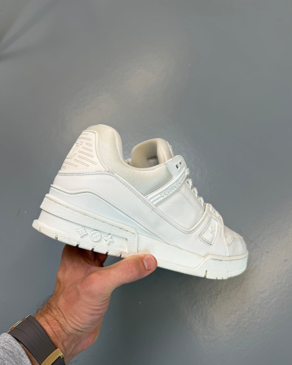 LOUIS VUITTON WHITE LV SNEAKER - UK 7.5 (Fit 8.5) - Affluent ArchivesUsed HIGH END DESIGNER CLOTHING
