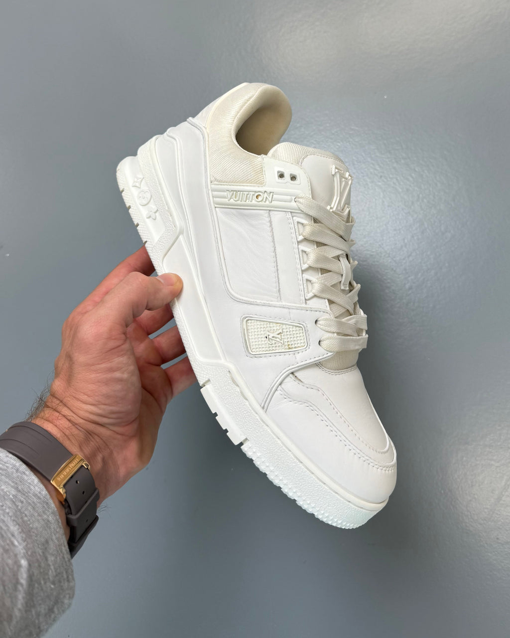 LOUIS VUITTON WHITE LV SNEAKER - UK 8 (Fit 9) - Affluent ArchivesUsed HIGH END DESIGNER CLOTHING