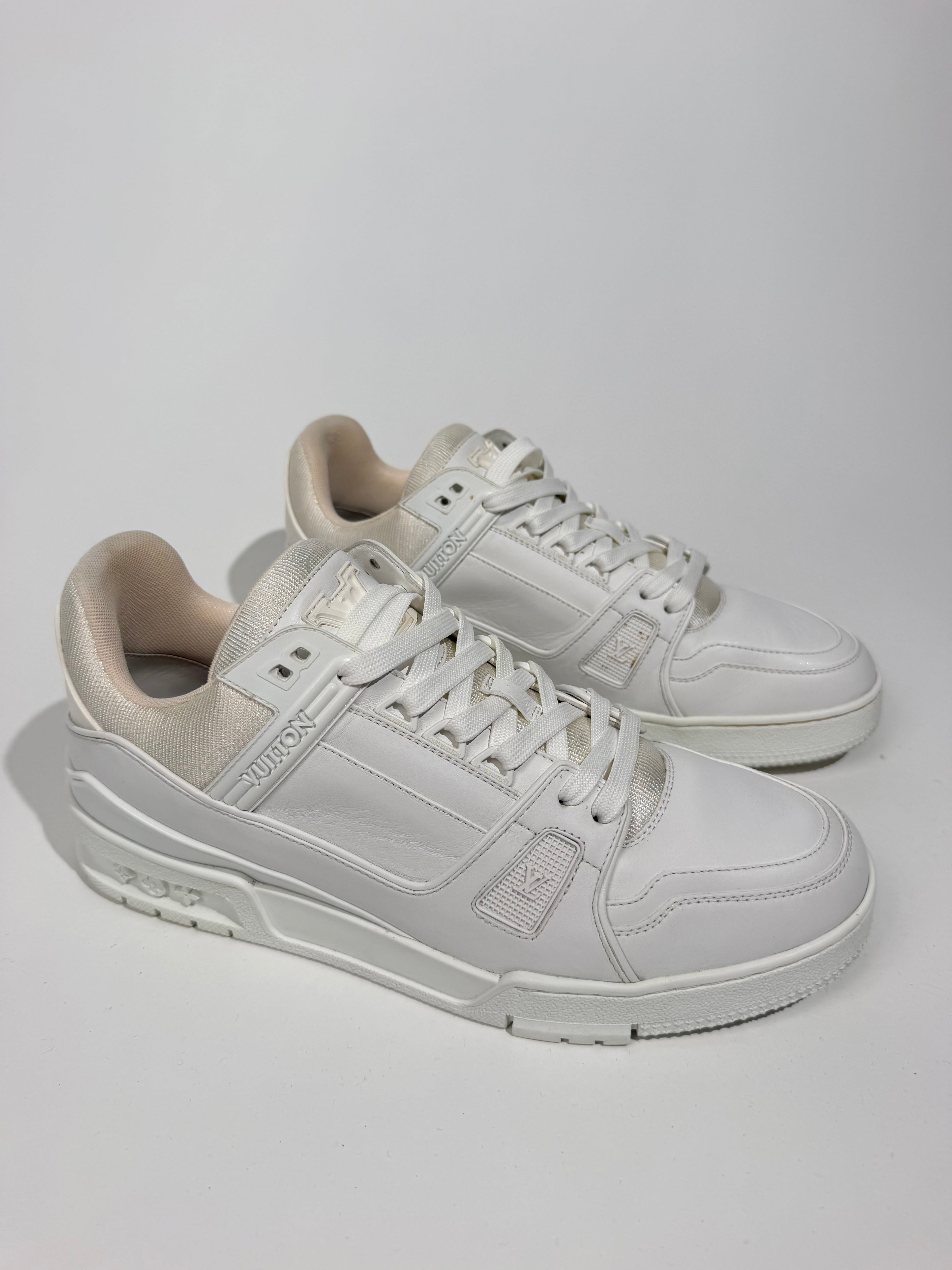 LOUIS VUITTON WHITE LV SNEAKER - UK 8 (Fits 9) | PRE OWNED - Affluent ArchivesUsed HIGH END DESIGNER CLOTHING