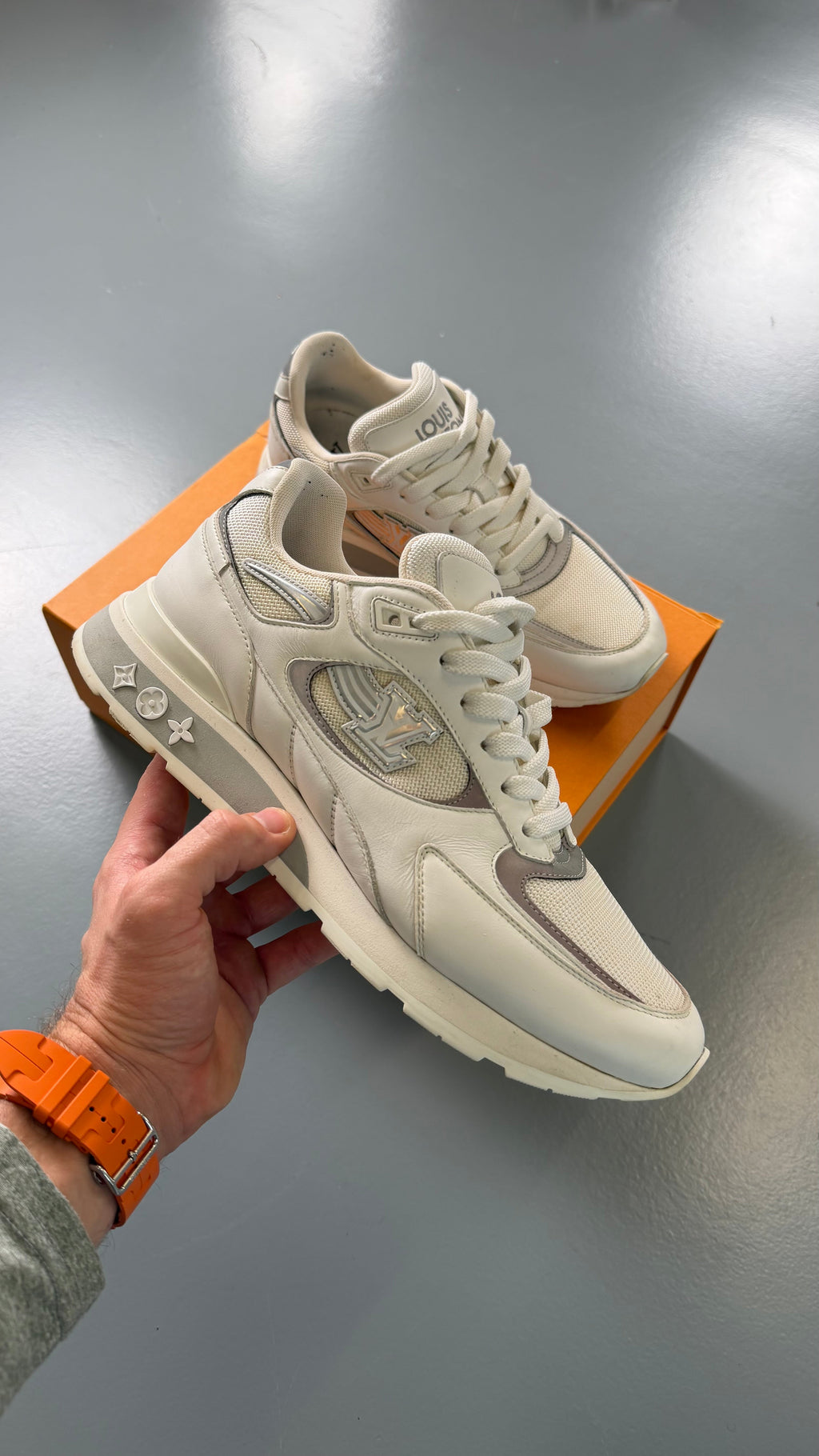 LOUIS VUITTON WHITE RUNAWAY TRAINERS BLACK - UK 9 (Fit 10) - Affluent ArchivesUsed HIGH END DESIGNER CLOTHING