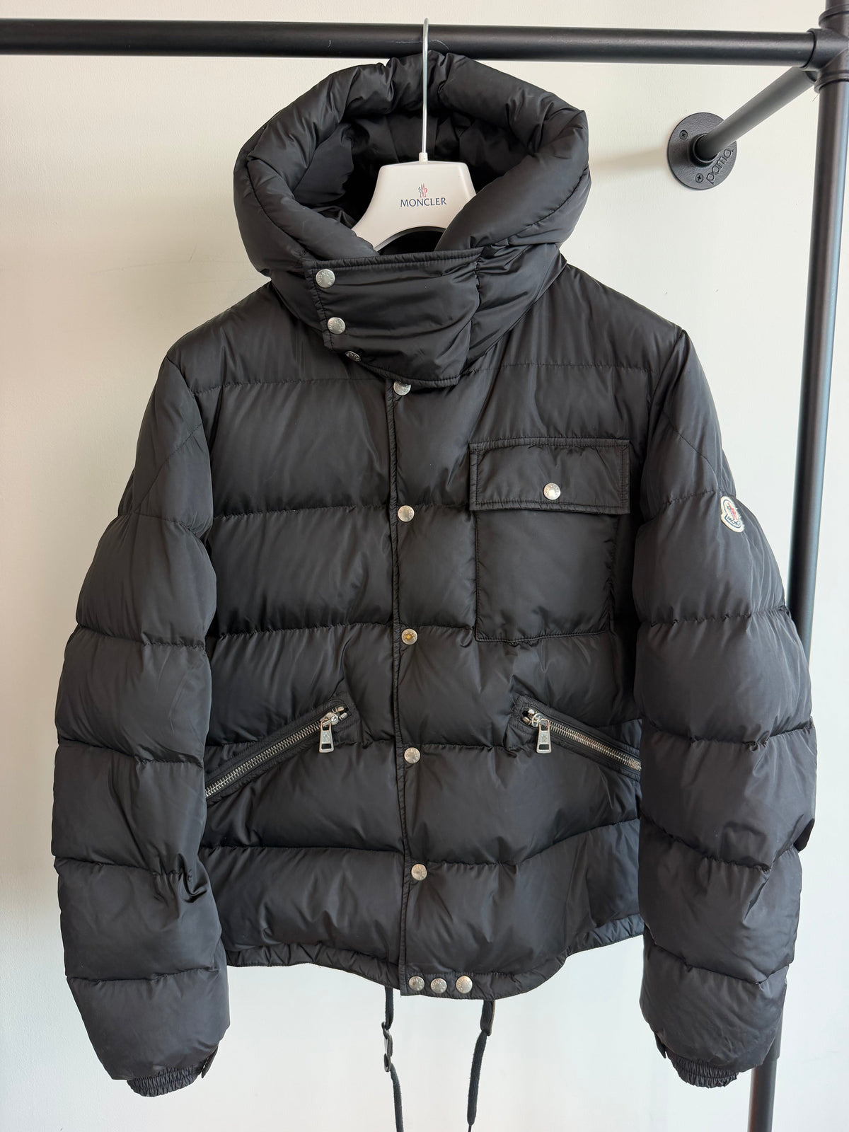 MONCLER LIORAN PUFFER COAT BLACK - SIZE 3 (M) | PRE OWNED - Affluent ArchivesUsed HIGH END DESIGNER CLOTHING