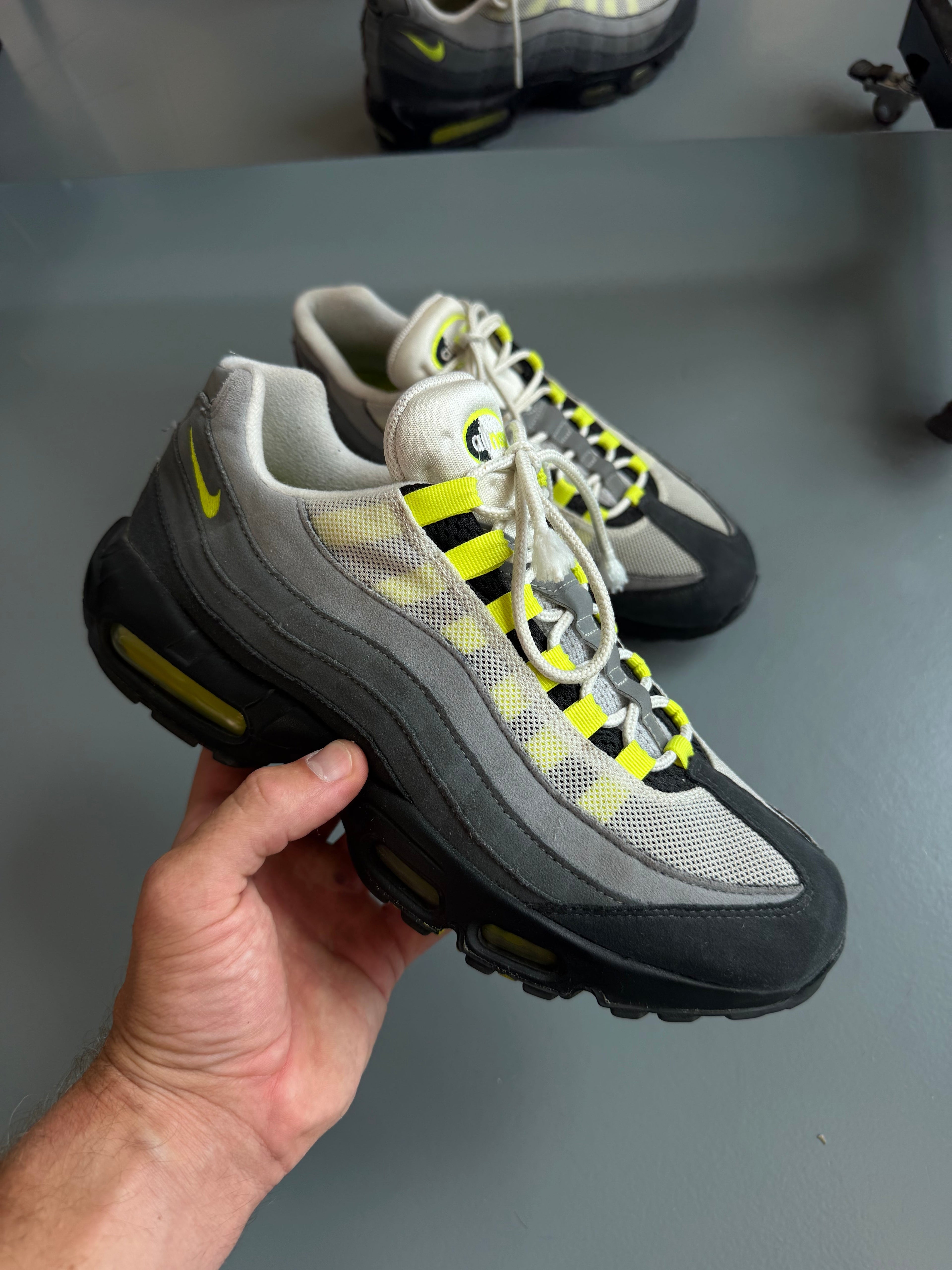 NIKE AIRMAX 95 OG NEON | UK 8 (42) | PRE OWNED - Affluent ArchivesUsed HIGH END DESIGNER CLOTHING