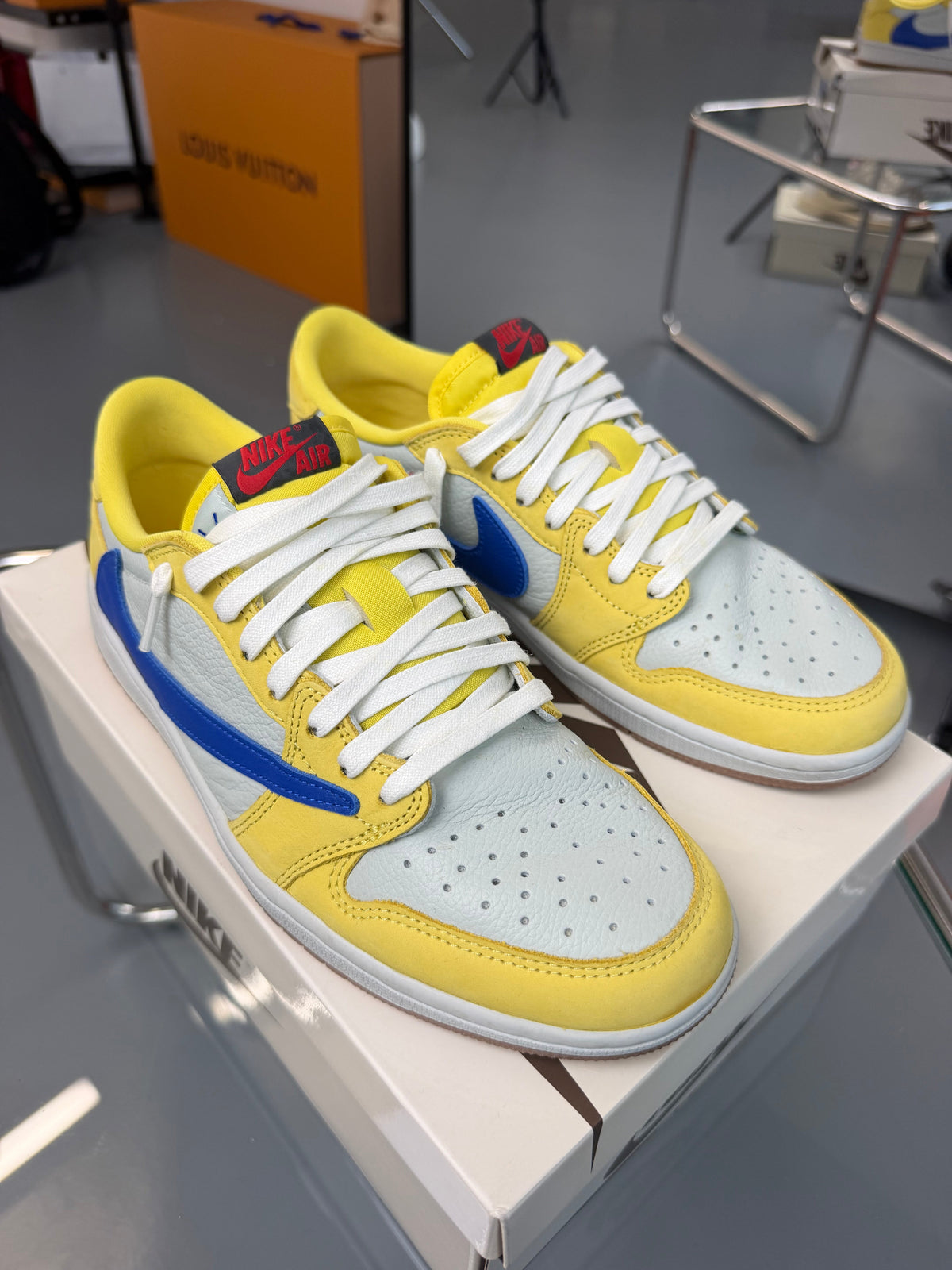 NIKE X TRAVIS SCOT YELLOW TRAINER - UK 7.5 | PRE OWNED - Affluent ArchivesUsed HIGH END DESIGNER CLOTHING
