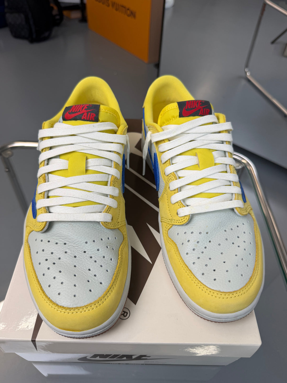 NIKE X TRAVIS SCOT YELLOW TRAINER - UK 7.5 | PRE OWNED - Affluent ArchivesUsed HIGH END DESIGNER CLOTHING