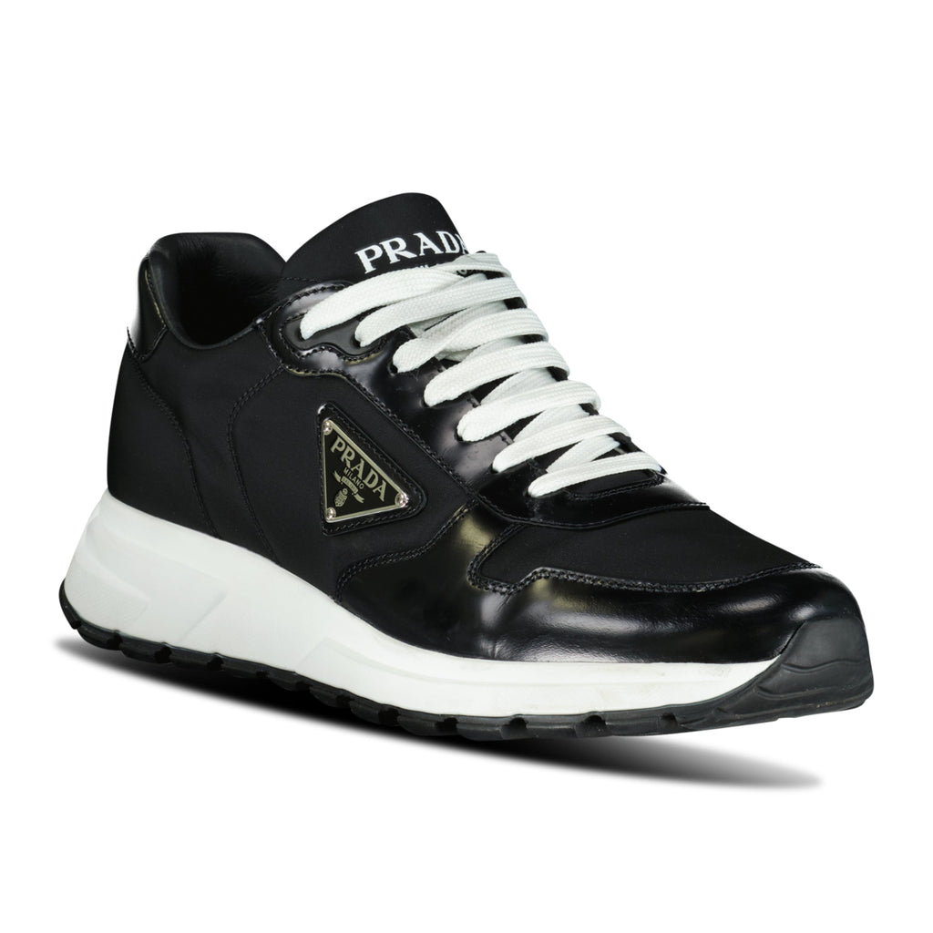 PRADA BLACK/WHITE LOGO TRAINER - UK 8 (FIt 9) - affluentarchivesUsed HIGH END DESIGNER CLOTHING